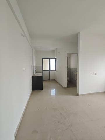 Room in 1 BHK Apartment at Peninsula Ashokvann, Gahunje – for Sale