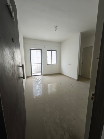 Room in 1 BHK Apartment at Peninsula Ashokvann, Gahunje – for Sale