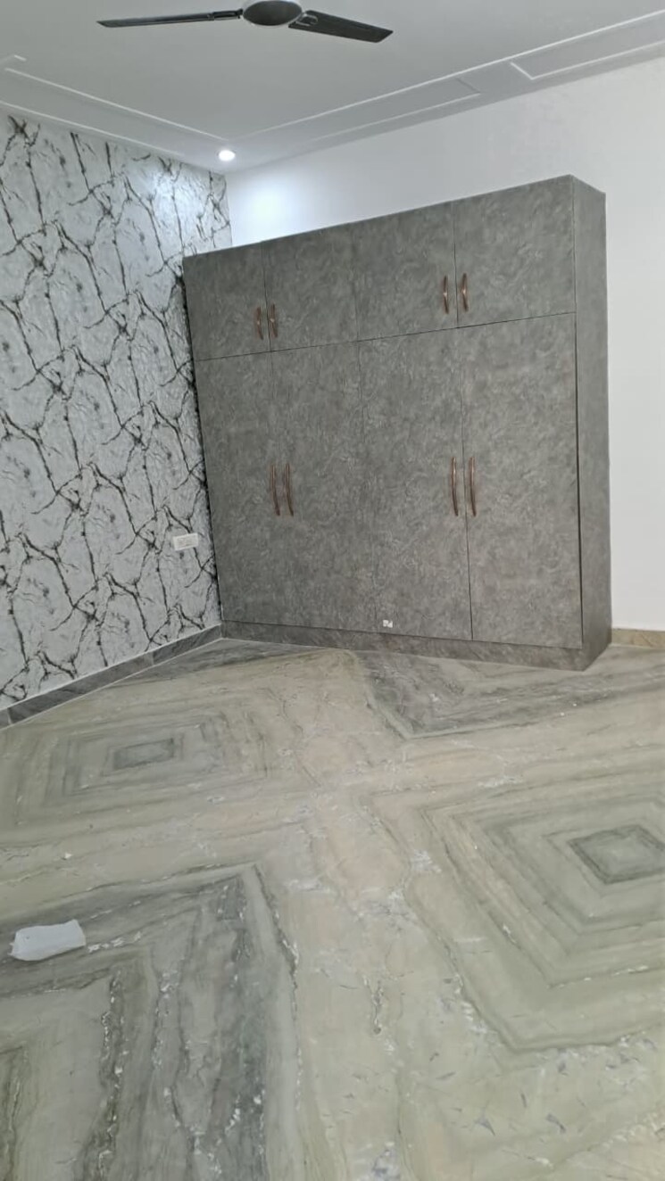 Bathroom, sector 37 3 Bedroom 250 Sq.Ft. Builder Floor In Sector 37 Faridabad 9722432