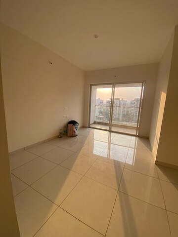 Room in 2 BHK Apartment at VJ YashOne Infinitee, Tathawade – for Rent