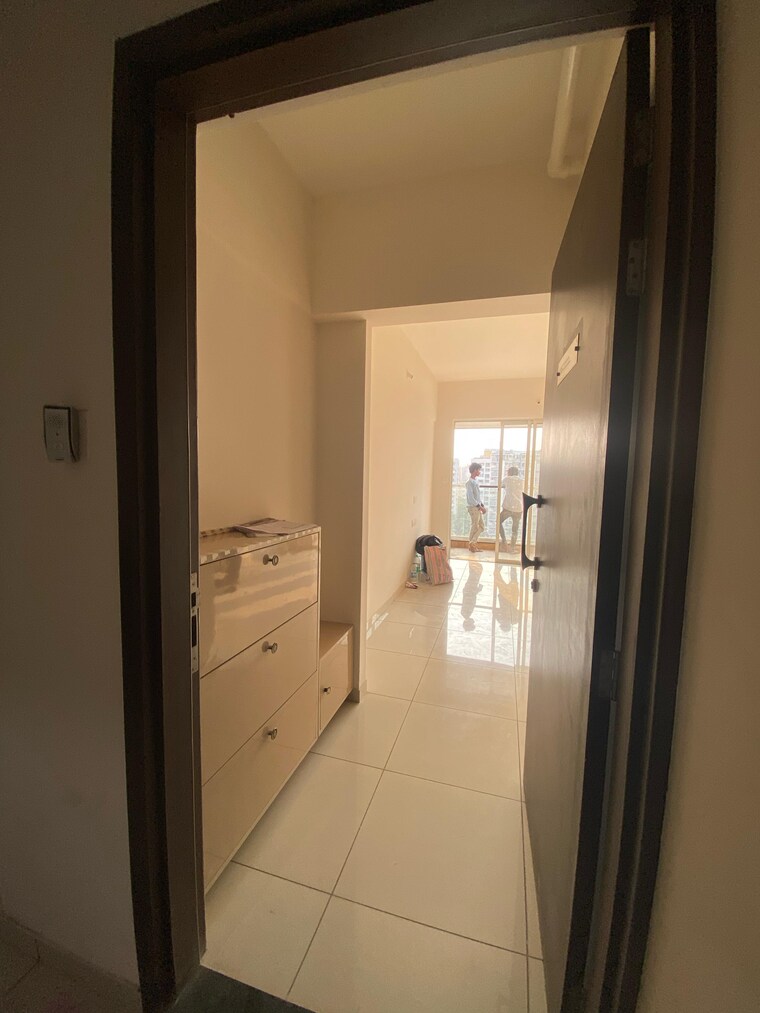 Bathroom, vj-yashone-infinitee 2 Bedroom 1100 Sq.Ft. Apartment In Tathawade Pune 9722494