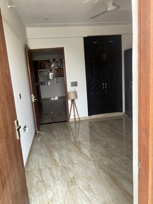 Room in 4 BHK Builder Floor at BPTP District, Sector 81 – for Sale