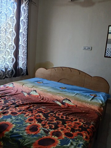 1 RK Builder Floor For Rent in Sector 13