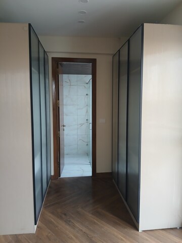 Furnished Amenities in 4 BHK Builder Floor at Sector 9 – for Rent