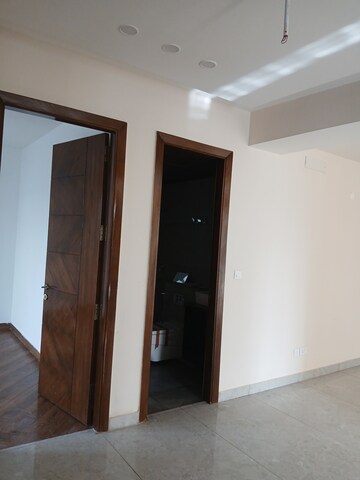 Furnished Amenities in 4 BHK Builder Floor at Sector 9 – for Rent