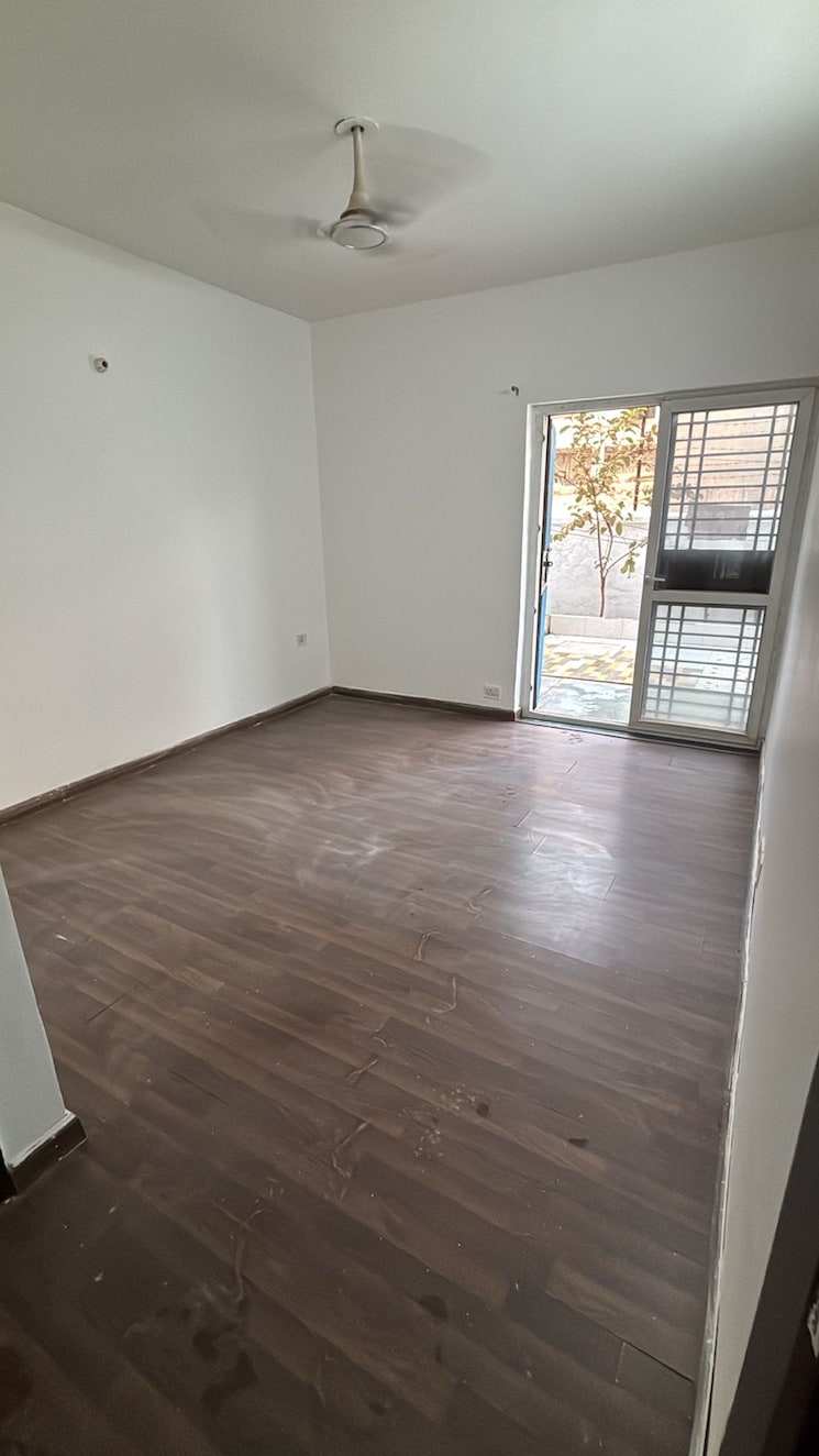 Room, bptp-park-elite-floors 4 Bedroom 300 Sq.Yd. Builder Floor In Sector 85 Faridabad 9722550