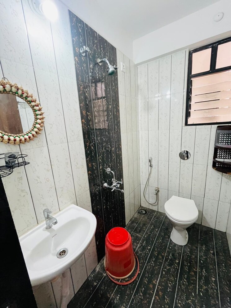 Bathroom, oxy-beaumonde 1 Bedroom 542 Sq.Ft. Apartment In Viman Nagar Pune 9722561