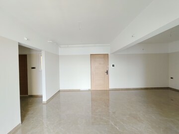 Room in 3 BHK Apartment at Paranjape Gloria Grand, Bavdhan – for Rent