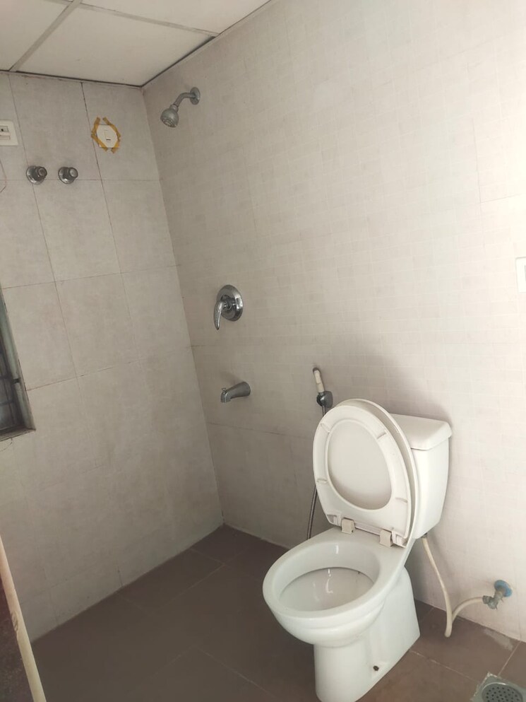 Bathroom, kundan-plaza 3 Bedroom 1320 Sq.Ft. Apartment In Chinar Park Kolkata 9722571
