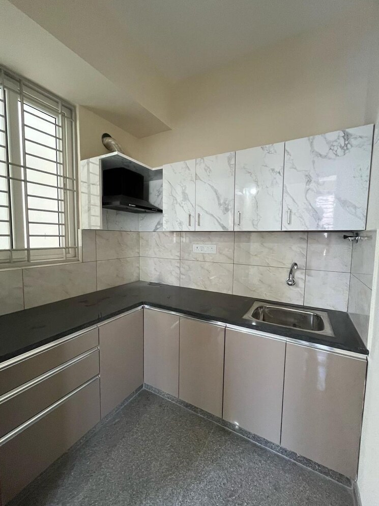 Kitchen, priyanka-silver-serenity 1 Bedroom 700 Sq.Ft. Apartment In Marathahalli Bangalore 9722576