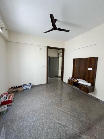 Room in 1 BHK Apartment at Priyanka Silver Serenity, Marathahalli – for Rent