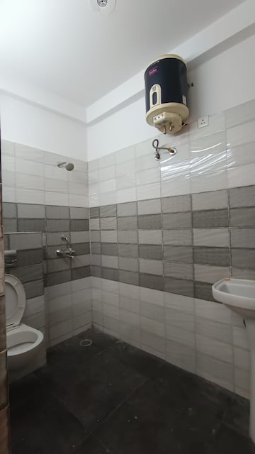Bathroom in 4 BHK Independent House at Sector 17 – for Sale