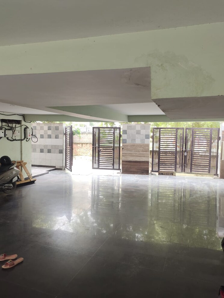 Swimming Pool, srishti-greenfield-homes 3 Bedroom 203 Sq.Yd. Builder Floor In Green Fields Colony Faridabad 9722700