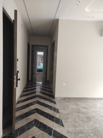 Building Lobby in 6+ BHK Independent House at Green Park – for Rent