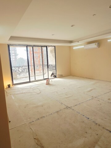 Furnished Amenities in 4 BHK Apartment at Omaxe The Resort Lucknow, Gomti Nagar – for Sale