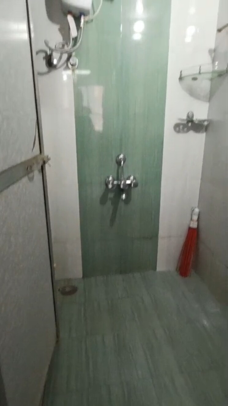 Bathroom, parel 1 Bedroom 400 Sq.Ft. Apartment In Parel Mumbai 9722762