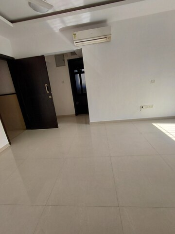 Room in 2 BHK Apartment at Lalani Grandeur, Goregaon East – for Sale