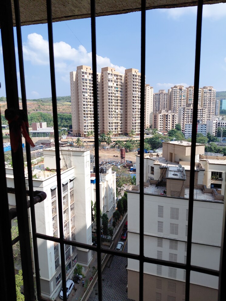 Balcony, lalani-grandeur 2 Bedroom 651 Sq.Ft. Apartment In Goregaon East Mumbai 9722761
