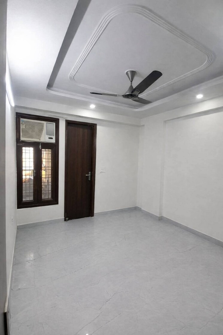 Room, saket 3 Bedroom 1500 Sq.Ft. Apartment In Saket Delhi 9722809