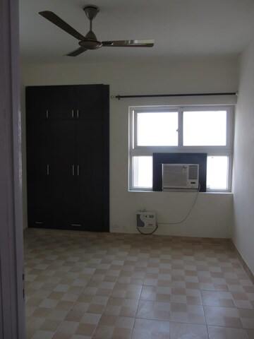 Room in 2 BHK Apartment at BPTP Princess Park, Sector 86 – for Rent