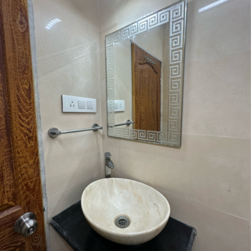 Bathroom in 1 BHK Apartment at Lokhandwala Breeze Apartments, Lokhandwala Complex – for Rent