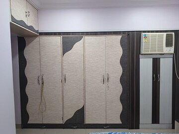 Room in 5 BHK Apartment at Regency Estate, Dombivli East – for Sale