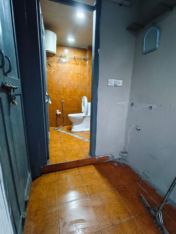 Furnished Amenities in 2 BHK Builder Floor at Malviya Nagar – for Rent