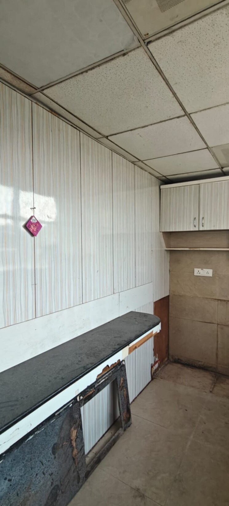 Kitchen, the-solitaire-plaza Commercial Office Space 2000 Sq.Ft. In Sector 26 Gurgaon 9722925