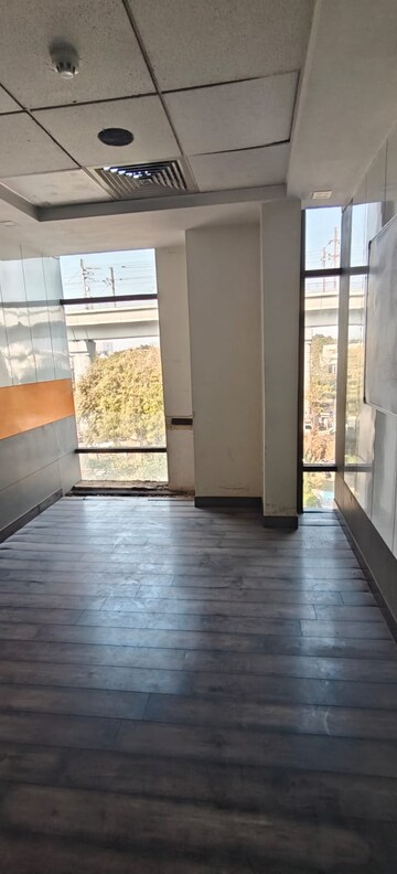  Office Space For Rent in The Solitaire Plaza, Sector 26