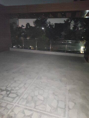 Parking in 2 BHK Villa at RWA Apartments Sector 26, Sector 26 – for Rent