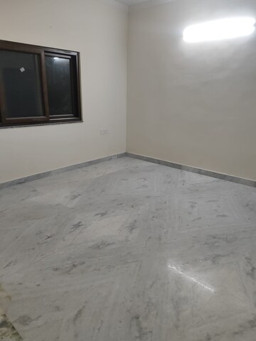 Room in 2 BHK Villa at RWA Apartments Sector 26, Sector 26 – for Rent