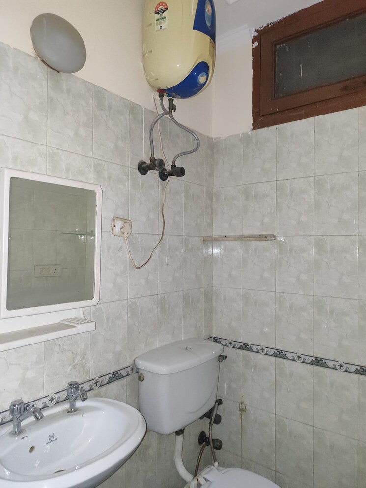 Bathroom, rwa-apartments-sector-26 2 Bedroom 1450 Sq.Ft. Villa In Sector 26 Noida 9722926