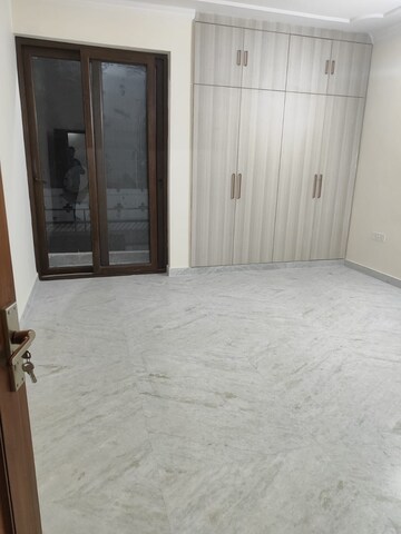 Room in 2 BHK Villa at RWA Apartments Sector 26, Sector 26 – for Rent