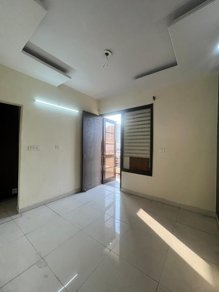 Room, sector 21 3 Bedroom 200 Sq.Yd. Independent House In Sector 21 Panchkula 9722947