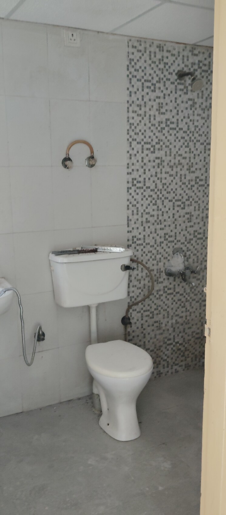 Bathroom, signature-global-signum-107 2 Bedroom 545 Sq.Ft. Apartment In Sector 107 Gurgaon 9722976