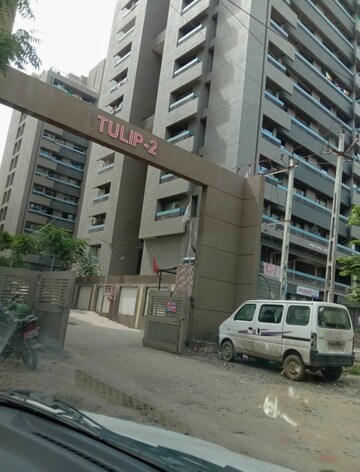 2 BHK Apartment – Exterior View View at Vaishnodevi Circle - for Rent
