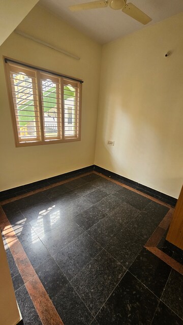 Furnished Amenities in 2 BHK Builder Floor at Happy Homes BTM Layout, Btm Layout – for Rent