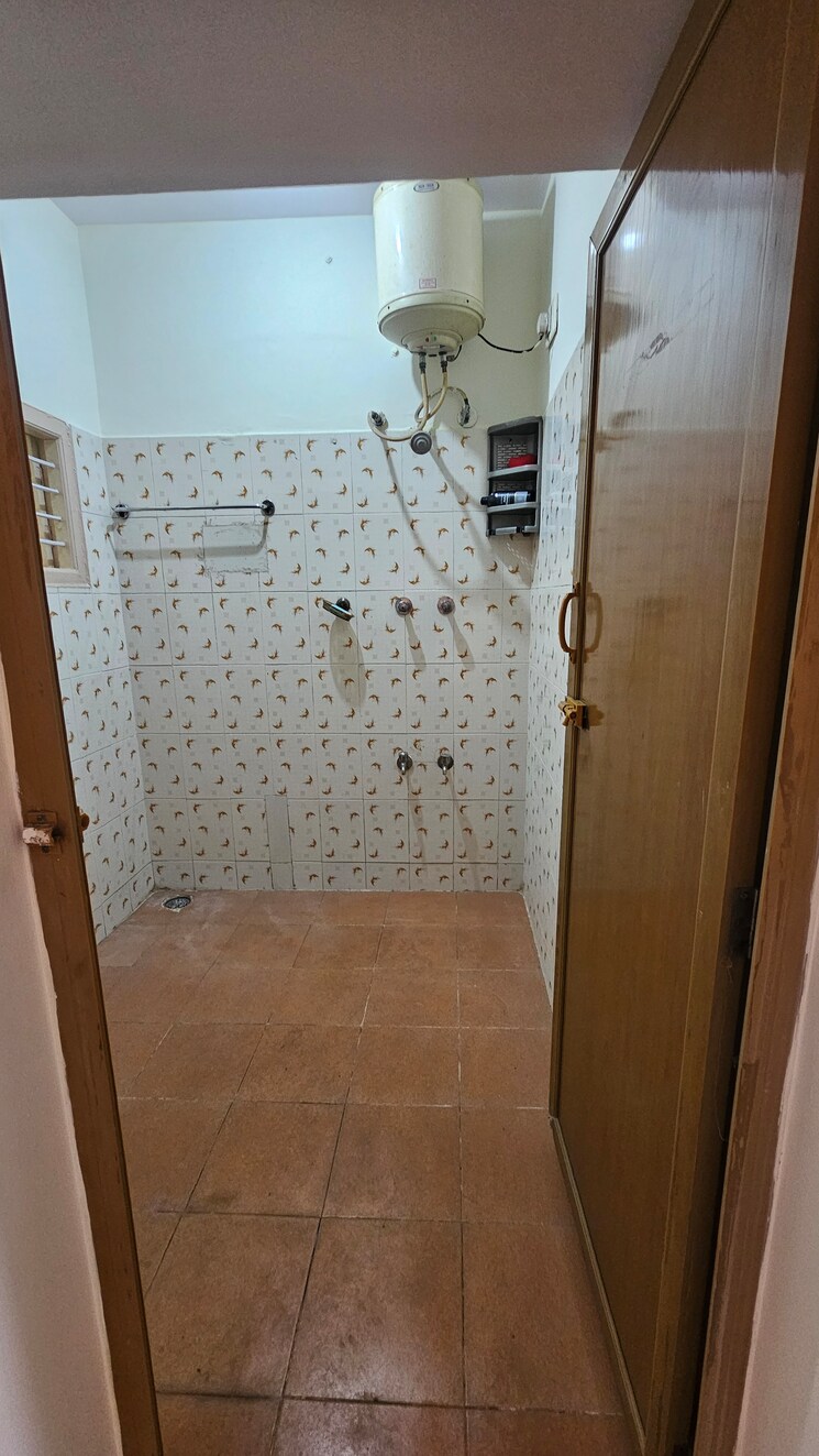 Master Bedroom, happy-homes-btm-layout 2 Bedroom 900 Sq.Ft. Builder Floor In Btm Layout Bangalore 9723016