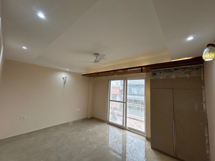Room, green fields colony 4 Bedroom 2200 Sq.Ft. Builder Floor In Green Fields Colony Faridabad 9723058