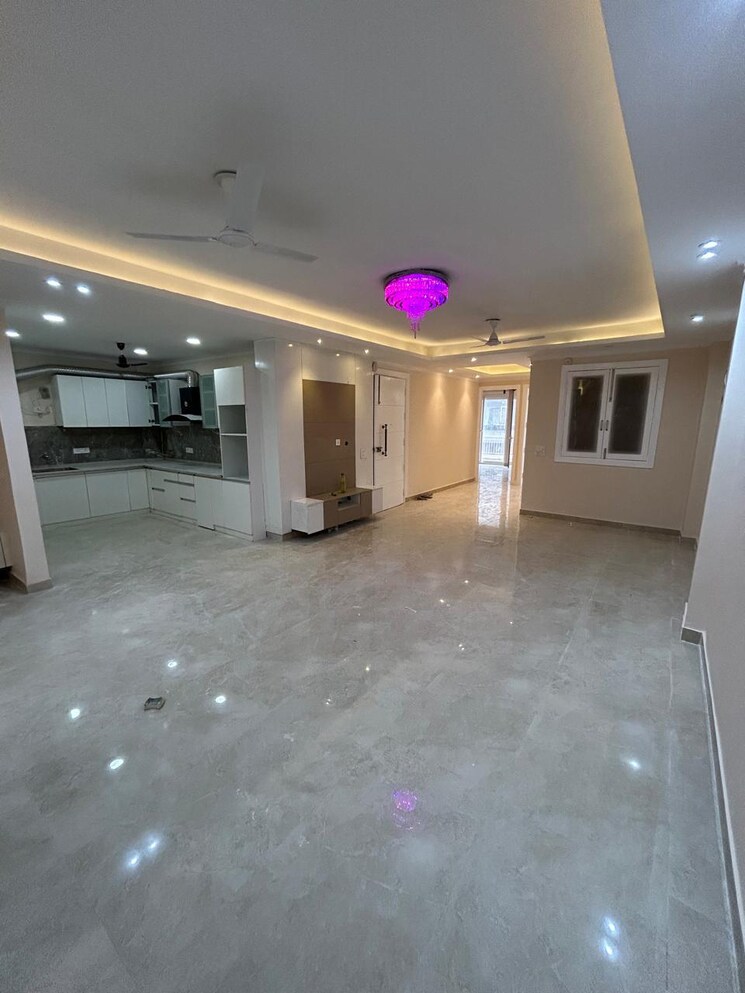 Room, green fields colony 4 Bedroom 2200 Sq.Ft. Builder Floor In Green Fields Colony Faridabad 9723058