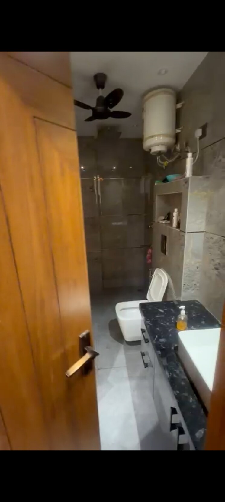 Attached Bathroom, rohini 3 Bedroom 1000 Sq.Ft. Builder Floor In Rohini Delhi 9723059