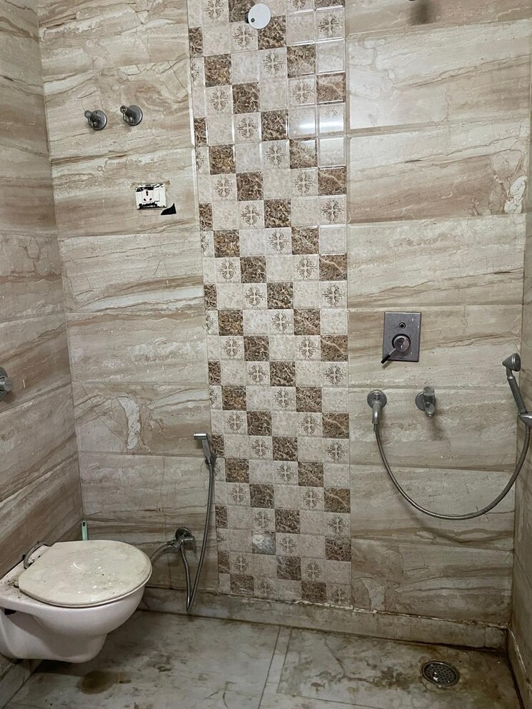 Bathroom, prashant vihar 2 Bedroom 900 Sq.Ft. Builder Floor In Prashant Vihar Delhi 9723079