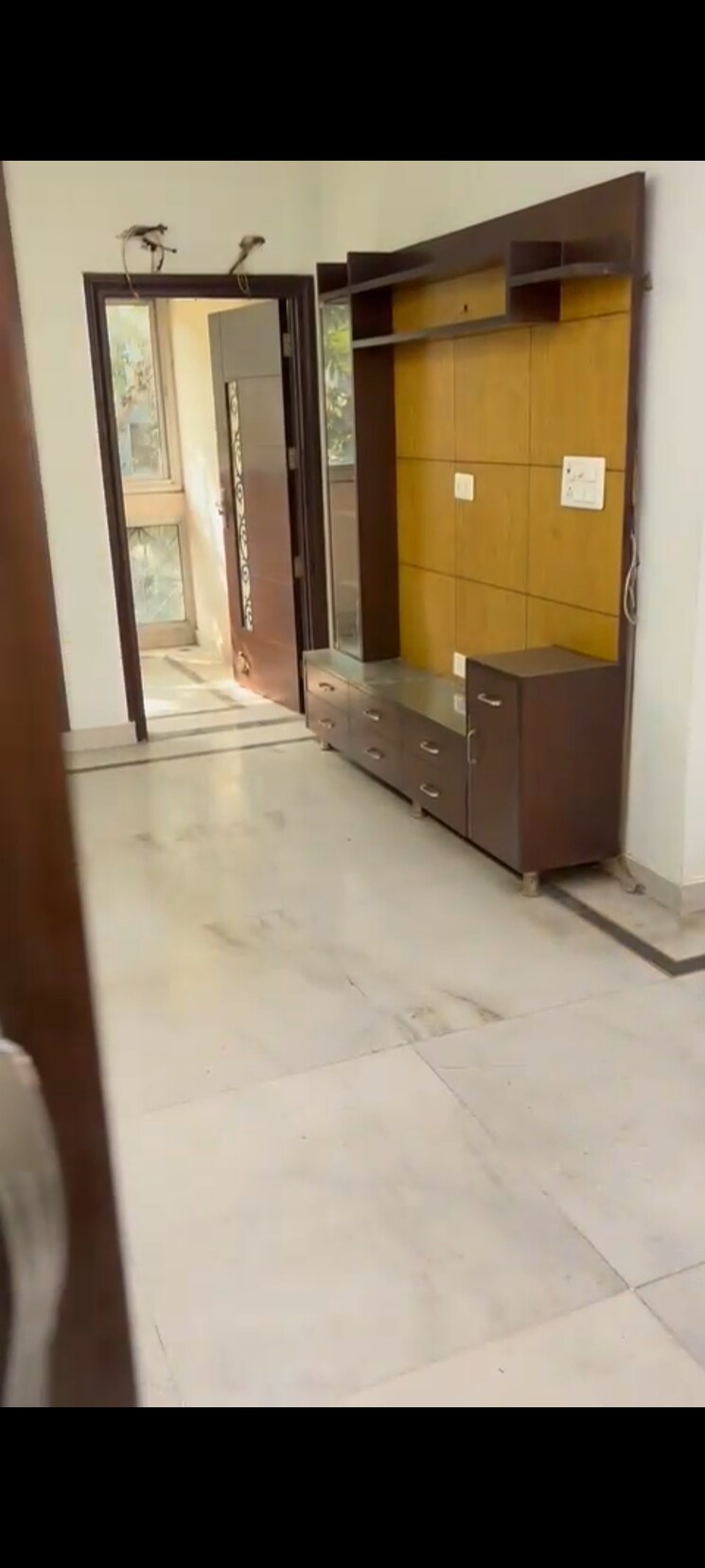 Room, rohini sector 13 2 Bedroom 1200 Sq.Ft. Builder Floor In Rohini Sector 13 Delhi 9723107