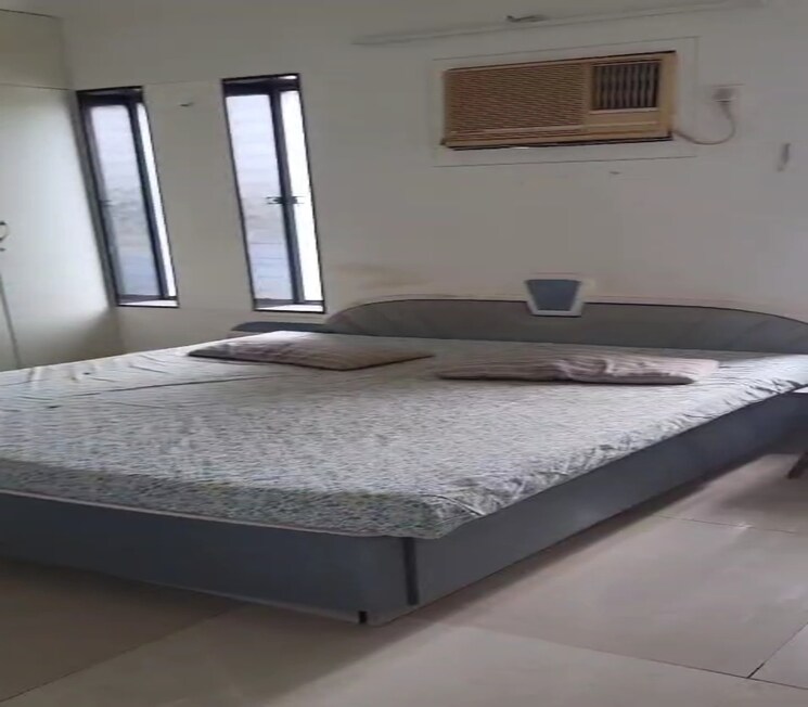 Bedroom, dadar east 4 Bedroom 1500 Sq.Ft. Apartment In Dadar East Mumbai 9723106