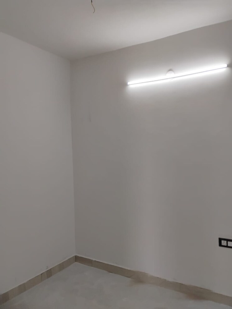 Room, shalimar bagh 2 Bedroom 800 Sq.Ft. Builder Floor In Shalimar Bagh Delhi 9723167