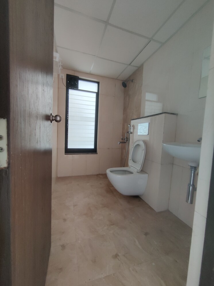 Bathroom, duville-riverdale-heights 1 Bedroom 508 Sq.Ft. Apartment In Kharadi Pune 9723193