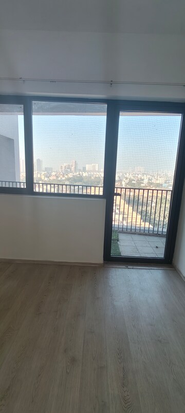 Room in 2 BHK Apartment at Ireo Skyon, Sector 60 – for Rent