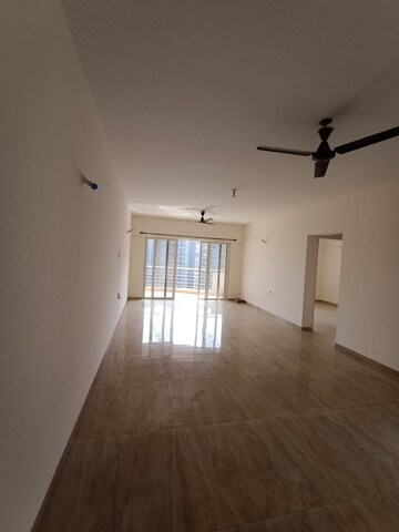 Room in 2 BHK Apartment at Vascon Forest County, Kharadi – for Rent