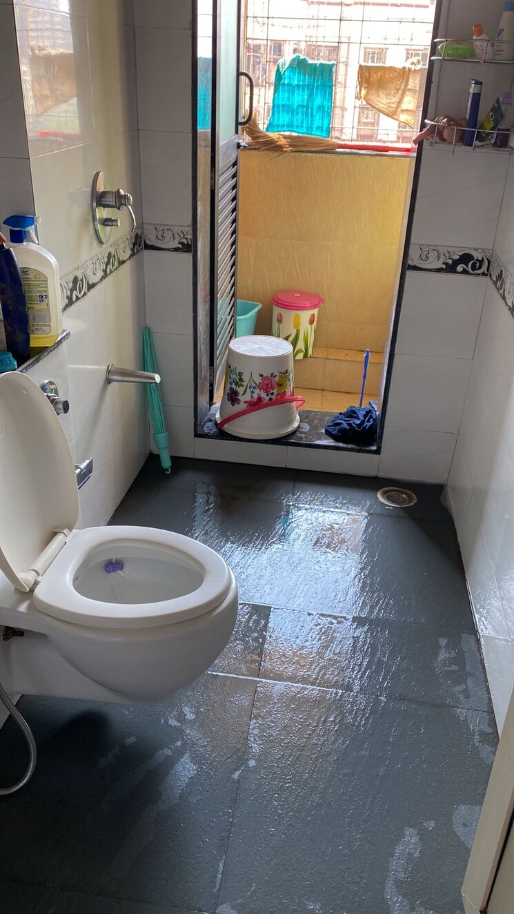 Bathroom, k-raheja-raheja-residency 1 Bedroom 690 Sq.Ft. Apartment In Malad East Mumbai 9723252