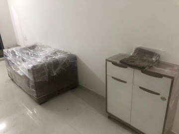 Room in 3 BHK Apartment at Kanakia Levels, Malad East – for Rent